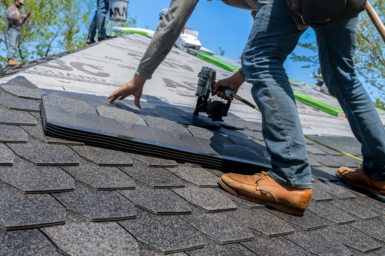 Residential roofing in Coon Rapids, MN by T-10 Construction