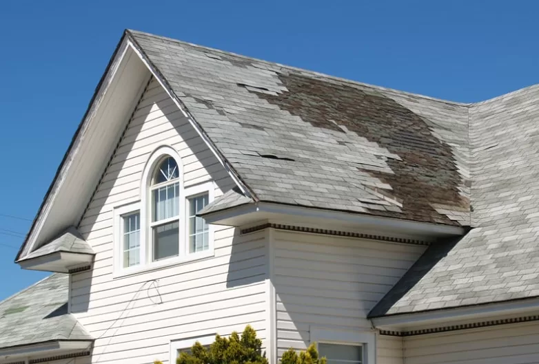 White house with frosted roofing